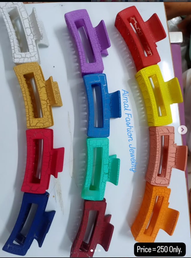 catchers Colorful Crackle Finish Hair Claw Clips - Image 1